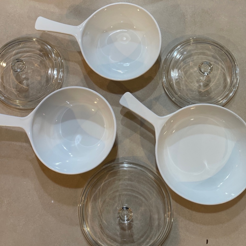Corning ware flowered pattern P81/82/83B with lids